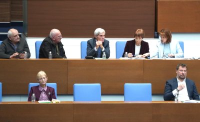 Изслушаха ЦИК и "Информационно обслужване" в парламента