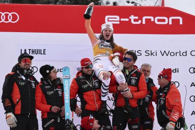 Ема Айхер спечели супергигантския слалом за Световната купа в Ла Тюил