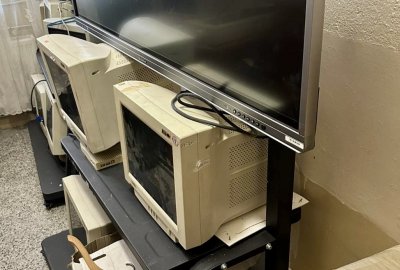 Police detains officials for embezzlement