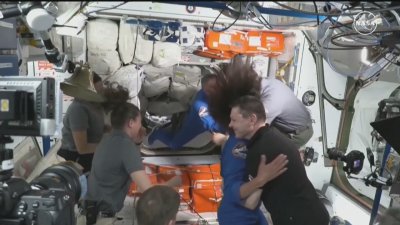 След 286 дни в Космоса астронавтите на НАСА Суни Уилямс