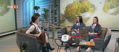 Момичетата от националния отбор по хокей след спечелването на титлата в Дивизия 3