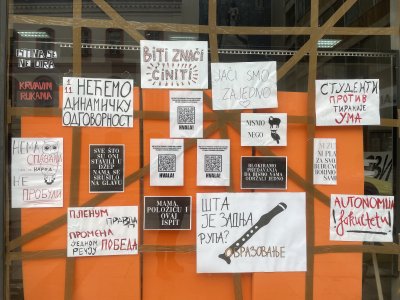 В Сърбия почетоха жертвите в Кочани с още една минута мълчание