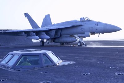Напрежение в Червено море: Хутите атакуваха американски самолетоносач