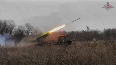 Телефонна дипломация: Украйна и Русия с взаимни обвинения за атаки