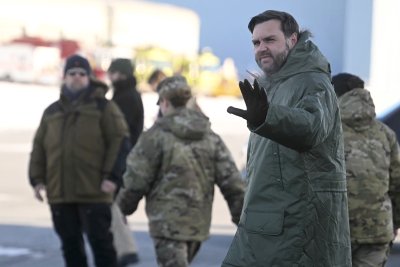 Ванс пристигна в Гренландия