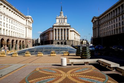 A motion for a vote of no confidence against the Zhelyazkov cabinet was tabled in Parliament
