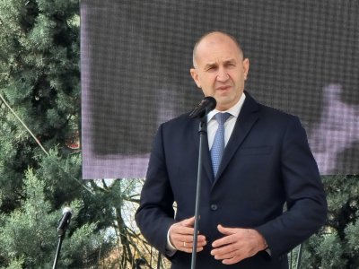 Президентът беше гост на празника на Елхово по повод 100-годишнината от обявяването му за град