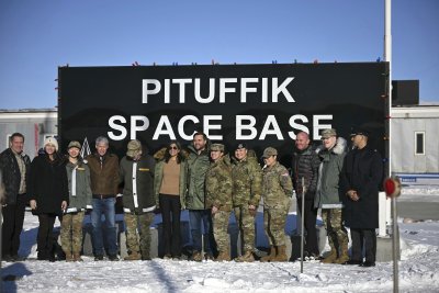 Джей Ди Ванс: Вашингтон няма планове за разширяване на американското военно присъствие на Гренландия