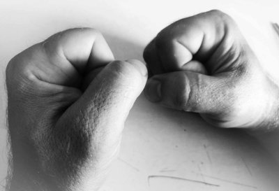 "Пребита, посинена, ужас е": 32-годишен изпрати приятелката си в болница в Ямбол