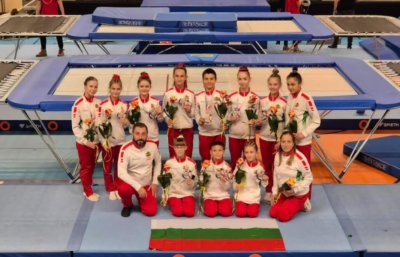 България с пълен комплект медали от международния турнир по скокове на батут в Италия