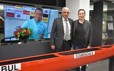 Станилия Стаменова дари кануто си на НСА