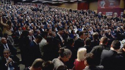 Напрежението в Турция: Опозицията настоява за предсрочни президентски избори