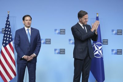 Среща на външните министри от НАТО: САЩ остават в Алианса