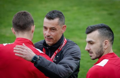Ето’о, Пинто и Скаршем не тренираха с ЦСКА