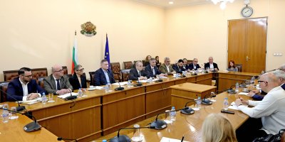 Започва преструктуриране на "БДЖ - Товарни превози", заяви вицепремиерът Караджов