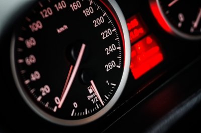 Безотговорно шофиране: Непълнолетни карат с 260 км/ч по "Цариградско шосе"