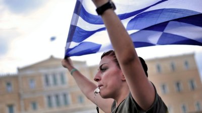 24-часова стачка парализира Гърция: Блокирани са летища и пристанища