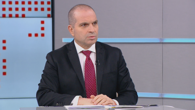Гроздан Караджов пред БНТ: Пътищата ни са в окаяно състояние, но и много шофьори се държат като джигити
