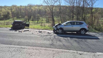 Затруднено е движението по път Е-83 при "Хемус" заради катастрофа