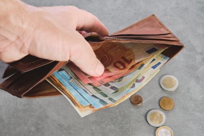 От 13,7 до 4,8 пъти: Как се променя разликата в минималните заплати в страните в ЕС?