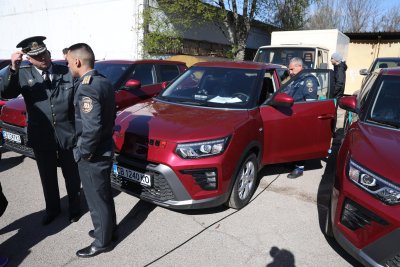 Пожарната служба получи 100 автомобила и 6 резервоара за борба с пламъците (СНИМКИ)