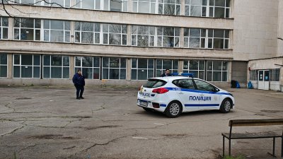 A student fell from a window of a high school building in Sofia