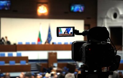 НА ЖИВО: 8 министри ще отговарят на депутатски въпроси