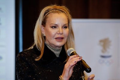 Стефка Костадинова поздрави сестри Стоеви за спечелената европейска титла