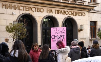 АПИ похарчила над 2,5 милиарда за ремонти без договори?