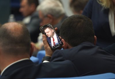 Пеевски пусна чатове с Андрей Цеков - "Тук съм, къде да се видим?"