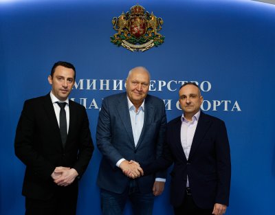 Иван Пешев проведе среща с ръководителите на двете федерации по шахмат
