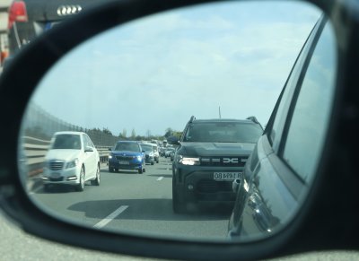 В очакване на голямото завръщане - интензивен трафик в цялата страна