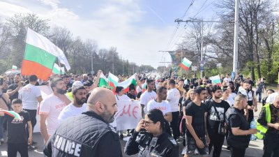 Собствениците на съборените постройки в квартал "Западна фабрика" излязоха на протест
