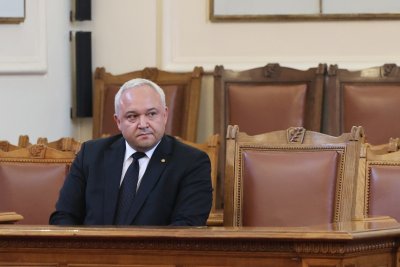 По следите на едно разследване: Повдигнаха обвинения на бившия вътрешен министър Демерджиев
