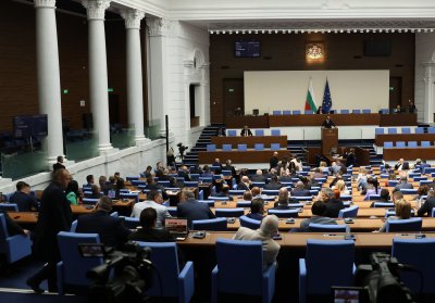 Депутатите обсъждат ВЕИ, Държавна сигурност и попълване на комисии