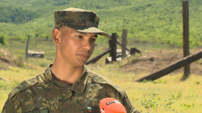 От дома за младежи до редиците на армията - сбъднатата мечта на редник Асен Ангелов