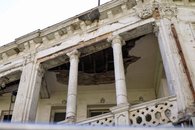 Реставрират сграда, в която са снимани сцени от филма "Опасен чар" (СНИМКИ)