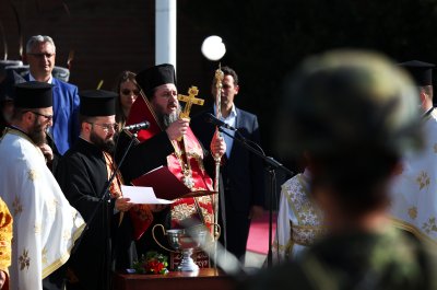 С водосвет на бойните знамена започна празникът на Българската армия