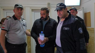Мъжът, пребил дете в Луковит, остава за постоянно в ареста, реши съдът