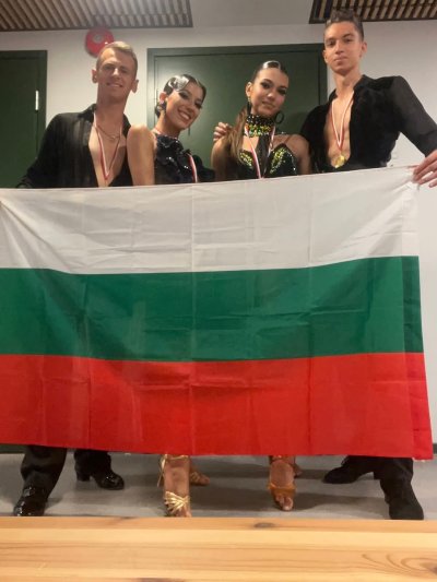 България с три златни медала от турнир по спортни танци в Естония