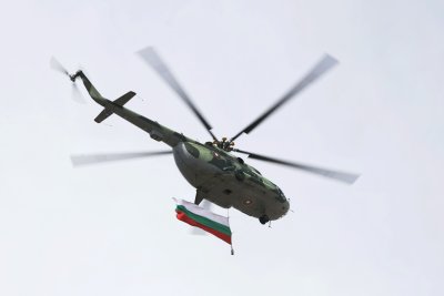 В навечерието на 6 май: В авиобаза "Крумово" край Пловдив се готвят за празничния военен парад