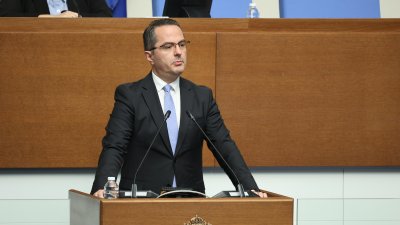 "Възраждане" инициира нов вот на недоверие за провал във финансовата политика