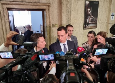 Хората с карти за транспорт в София ще бъдат компенсирани, заяви Терзиев