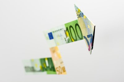 Bank Executives: No Change in Loan Interest Rates After Eurozone Accession