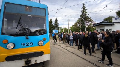 Синдикатите: Отпуснатите 15 млн. лв. са само за тази година, от днес трябва да започнат разговори за 2026 г.