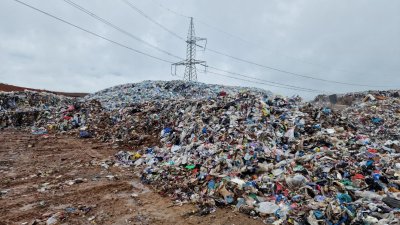 Кризата със сметопочистването в София засега се отлага
