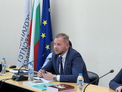 Петър Младенов: Младежката работа и превенцията на зависимости са ключови приоритети