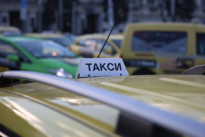 По време на блокадата: Столичанин дари 5000 лв. на таксиметрова компания, за да вози безплатно