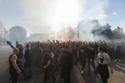 Милан изпрати сезона с победа и протест на феновете