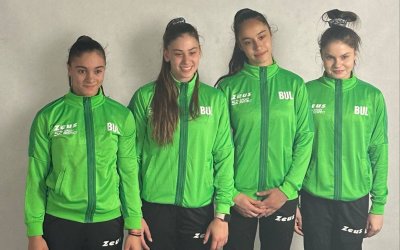Националките по спортна гимнастика с подиум тренировка